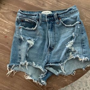 Abercrombie High waisted mom short curve love